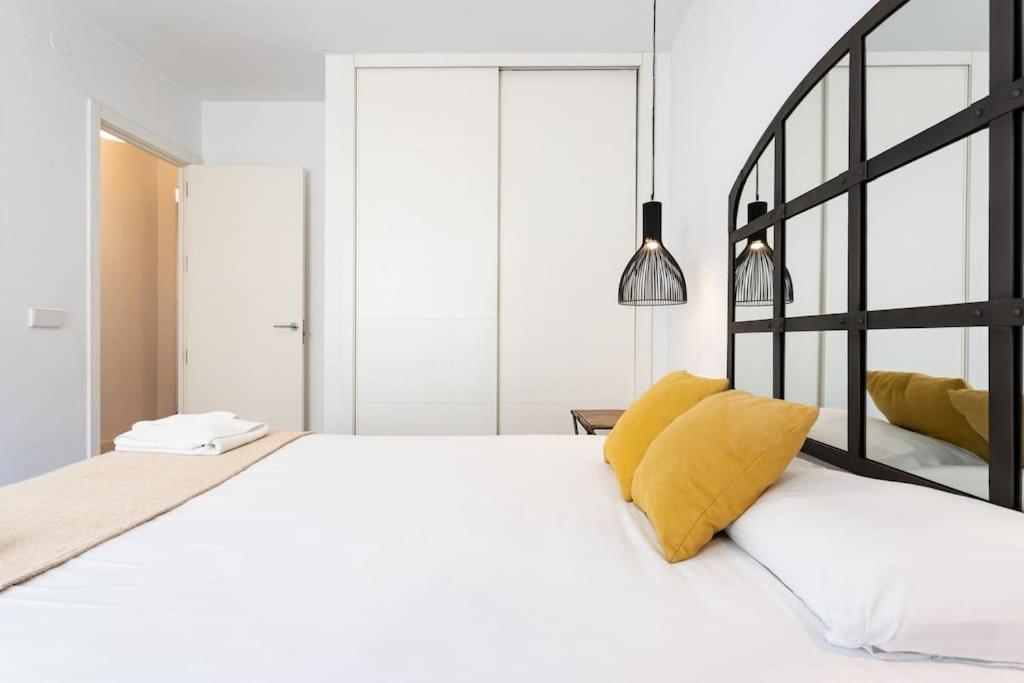 Super Central Malaga Flat With Terrace And Free Parking Exteriér fotografie